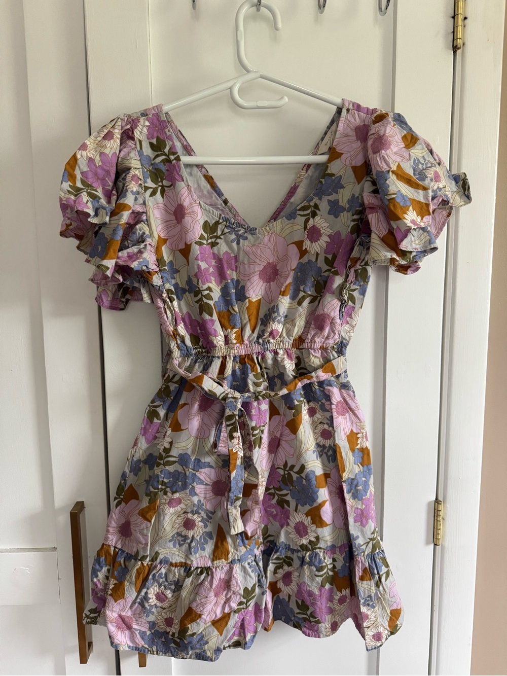 V-Neck Floral Midi Dress with Puff Sleeves in Pink and Blue